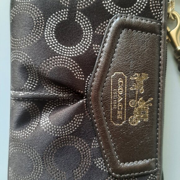 Coach Small Wristlet New With Tags & Box - Picture 3 of 7